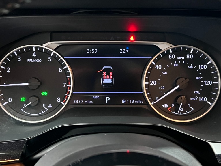 Used-2022-Nissan-Pathfinder-Platinum-4X4