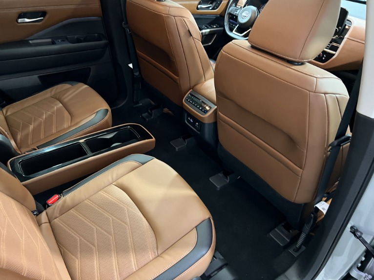 Used-2022-Nissan-Pathfinder-Platinum-4X4
