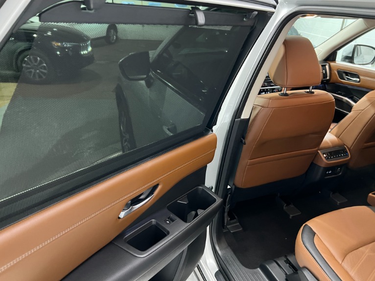 Used-2022-Nissan-Pathfinder-Platinum-4X4