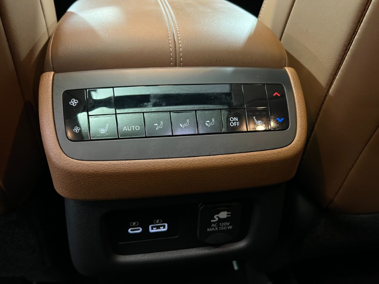 Used-2022-Nissan-Pathfinder-Platinum-4X4
