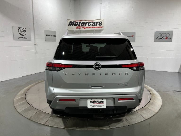 Used-2022-Nissan-Pathfinder-Platinum-4X4
