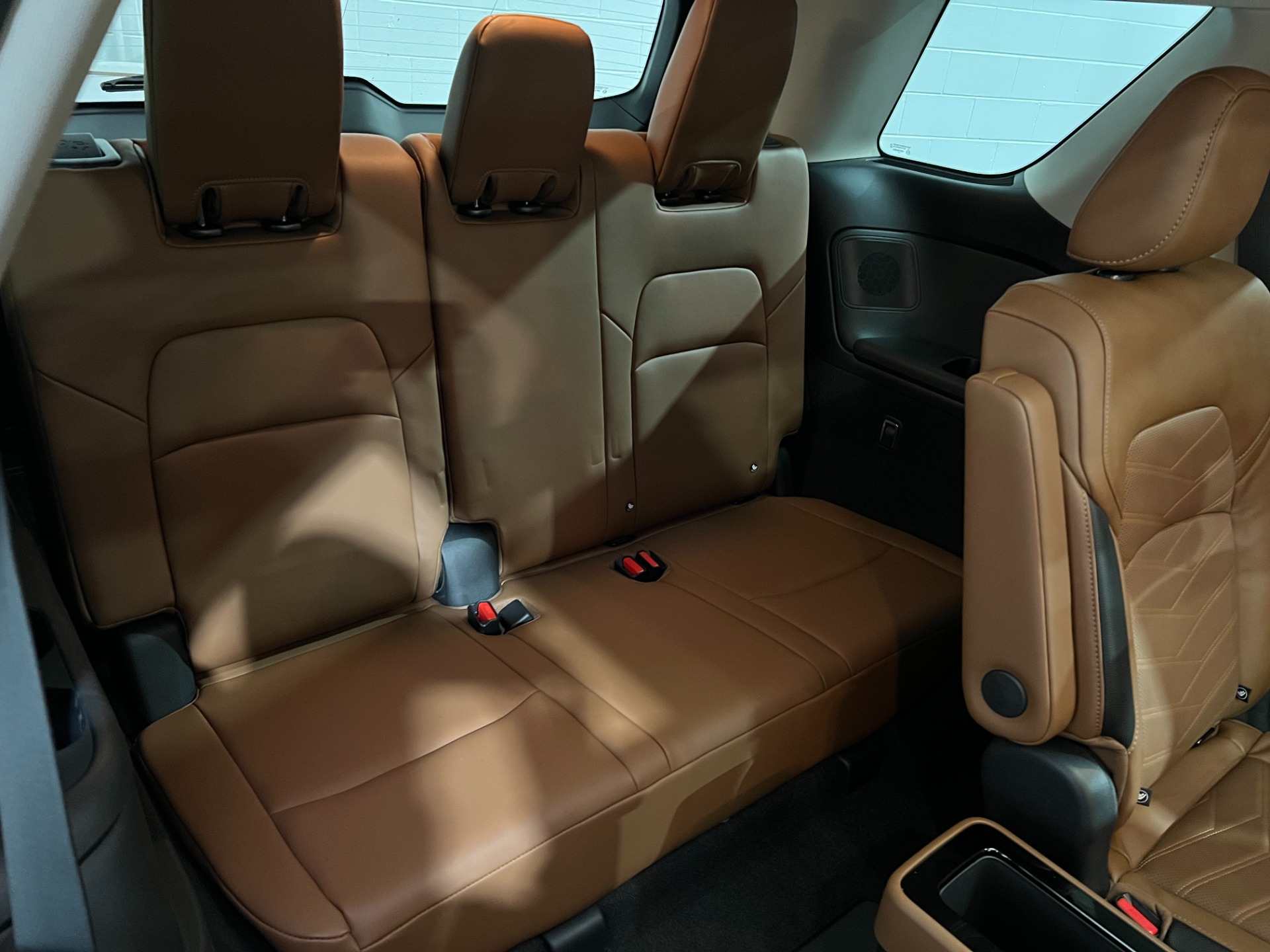 Used-2022-Nissan-Pathfinder-Platinum-4X4