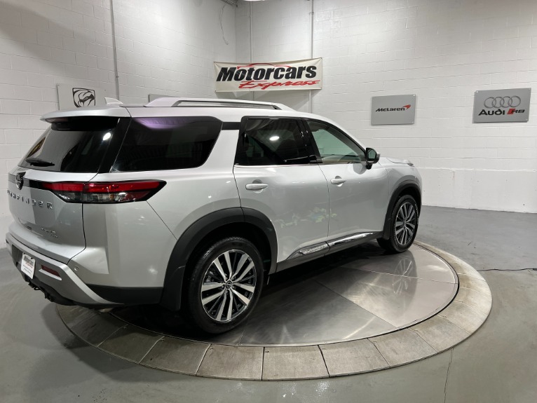 Used-2022-Nissan-Pathfinder-Platinum-4X4