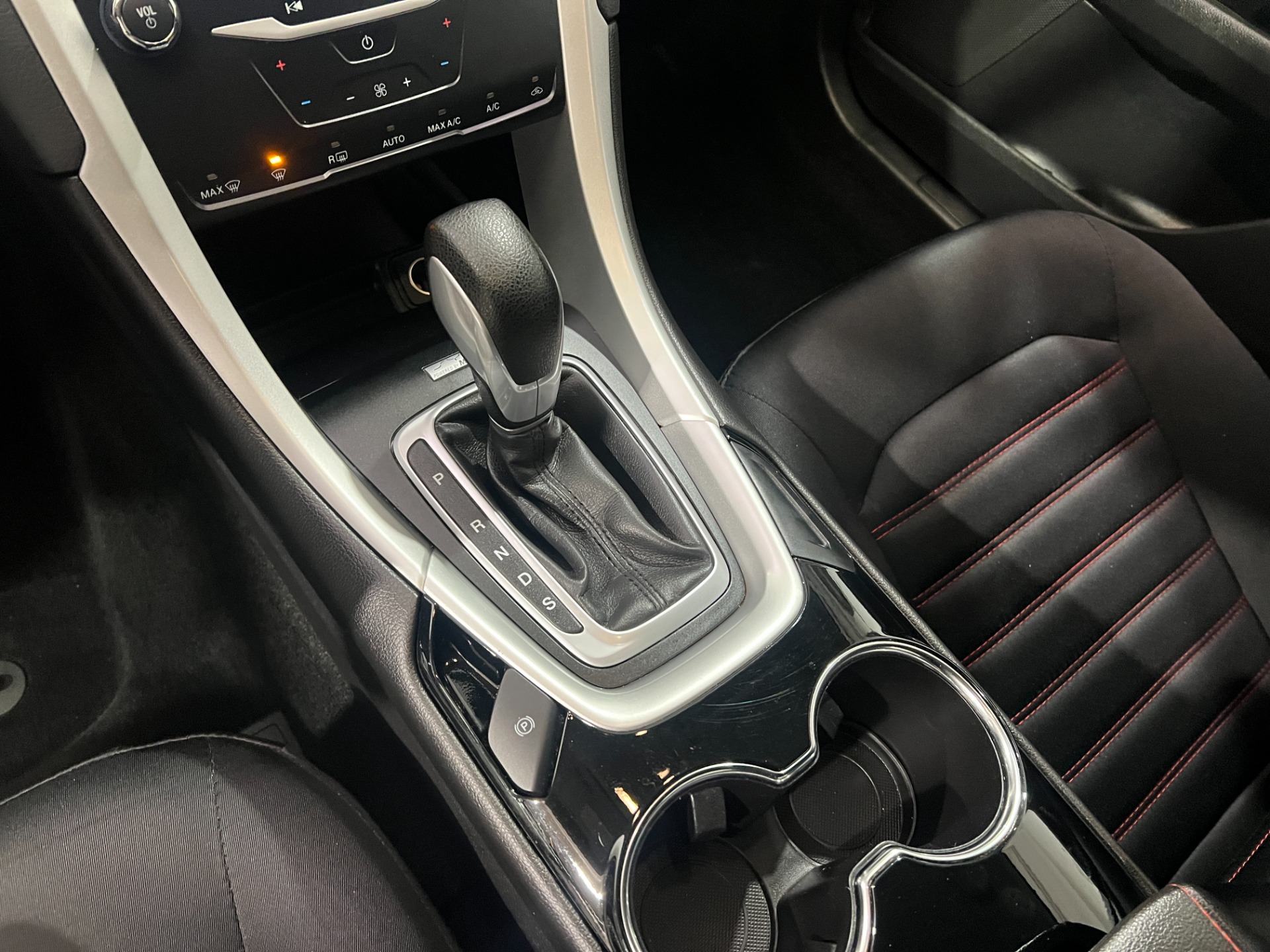 Used-2014-Ford-Fusion-SE--FWD