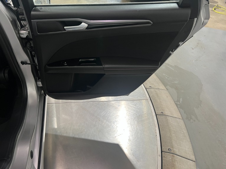 Used-2014-Ford-Fusion-SE--FWD