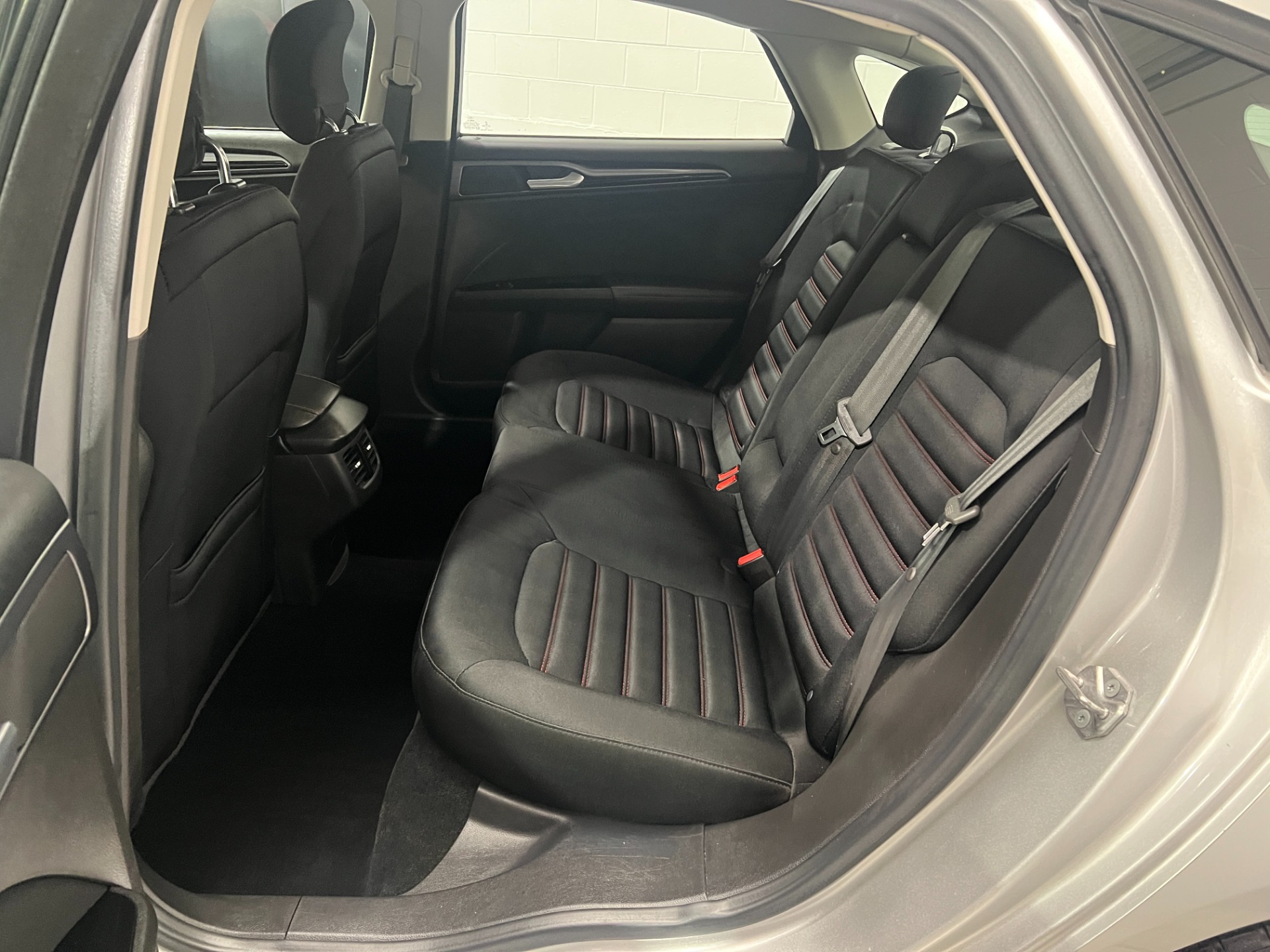 Used-2014-Ford-Fusion-SE--FWD