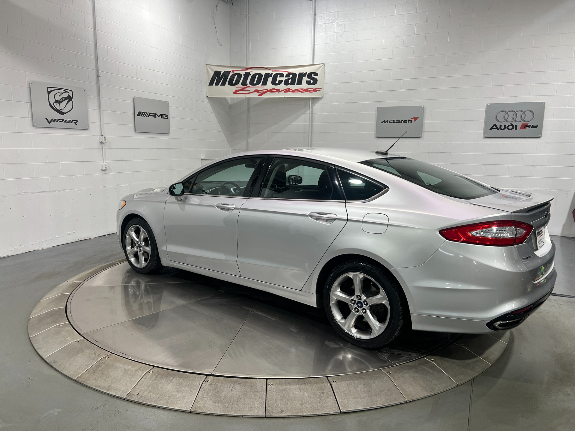 Used-2014-Ford-Fusion-SE--FWD