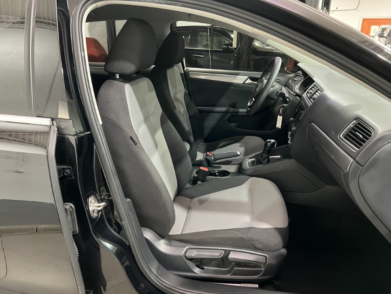 Used-2017-Volkswagen-Jetta-14T-S-FWD