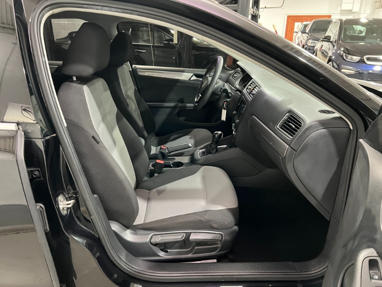 Used-2017-Volkswagen-Jetta-14T-S-FWD