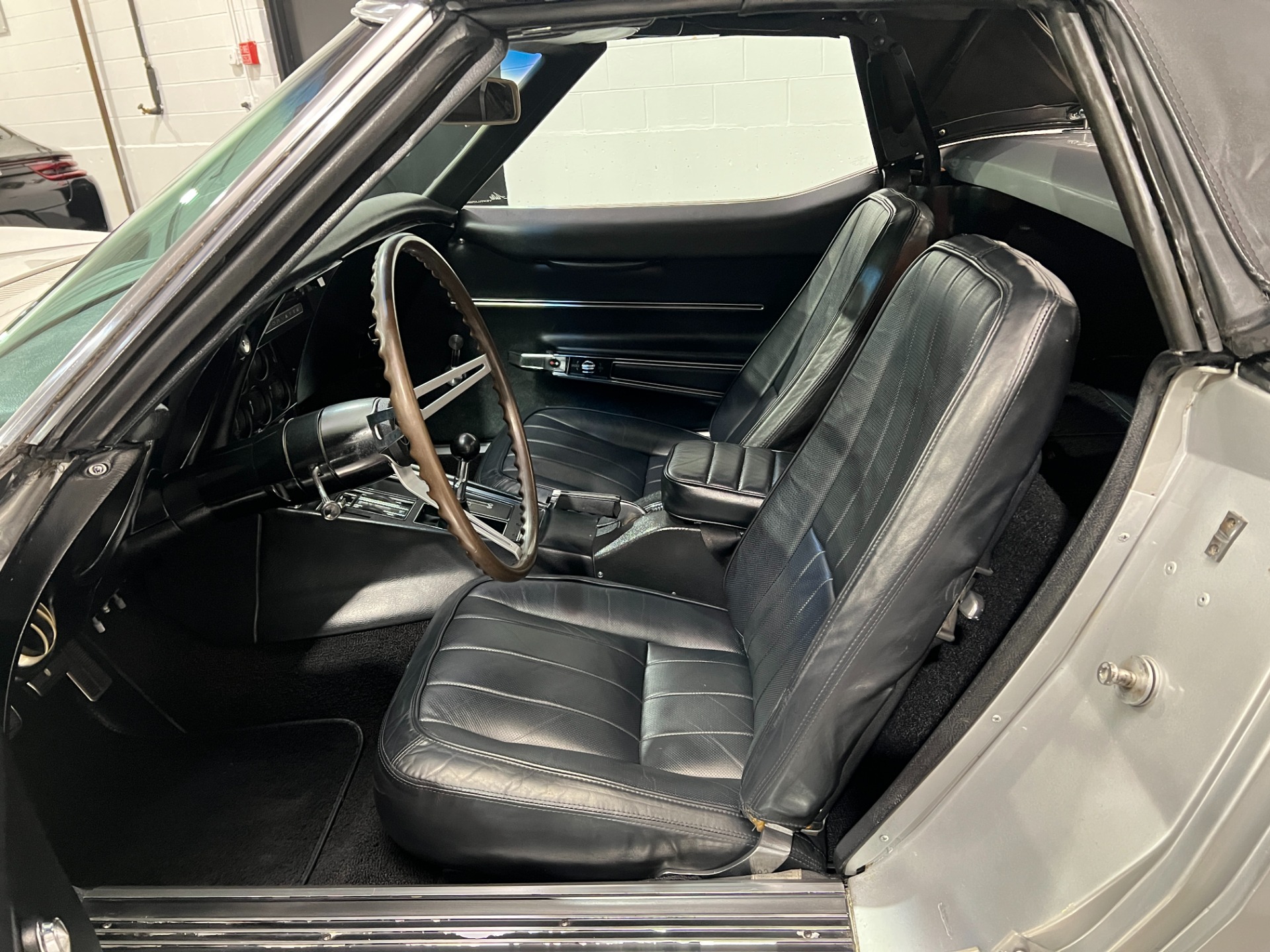 Used-1968-Chevrolet-Corvette-Convertible-427-400Hp-4-Speed