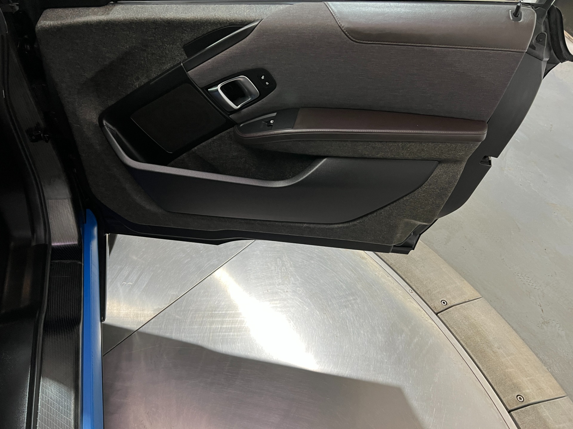 Used-2015-BMW-i3-Tera-World-W/-Range-Extender-RWD