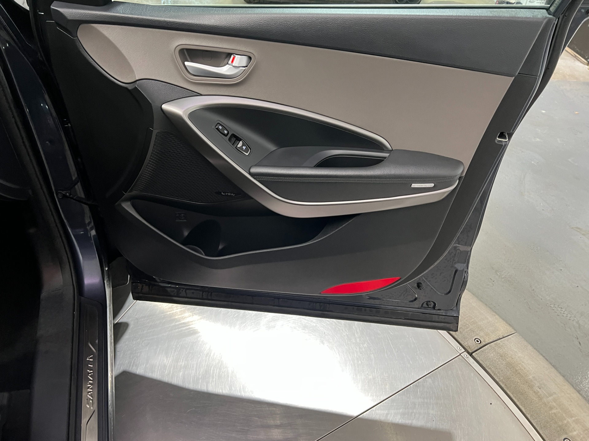Used-2018-Hyundai-SANTA-FE-Limited-Ultimate-AWD