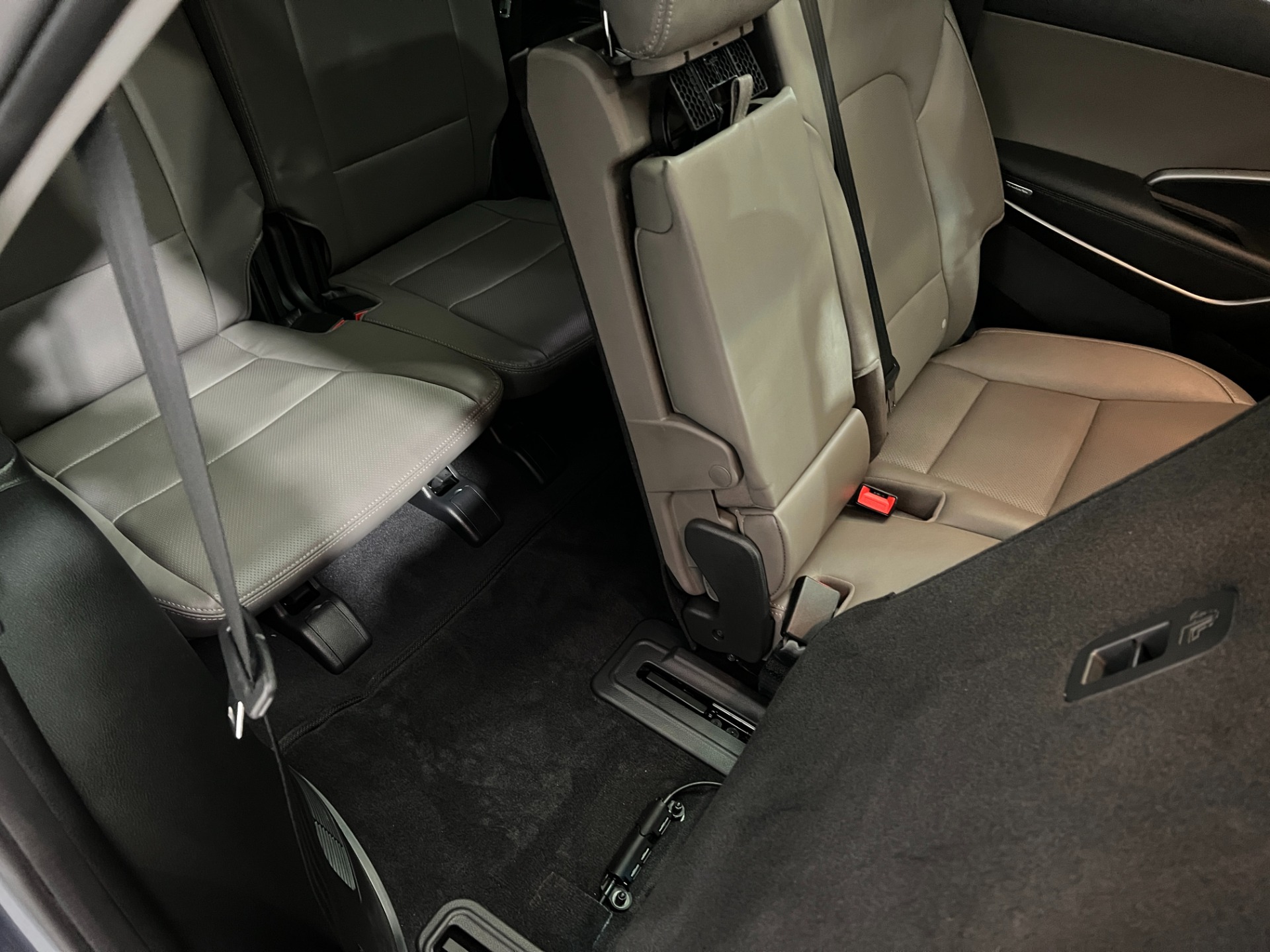 Used-2018-Hyundai-SANTA-FE-Limited-Ultimate-AWD
