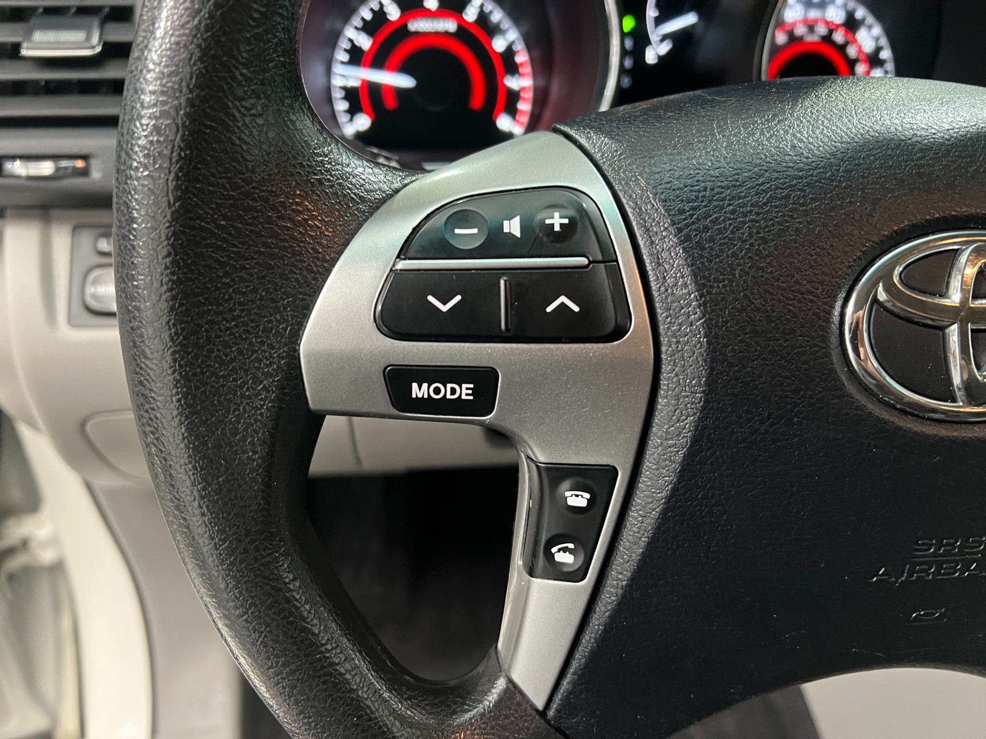 Used-2011-Toyota-Highlander-AWD