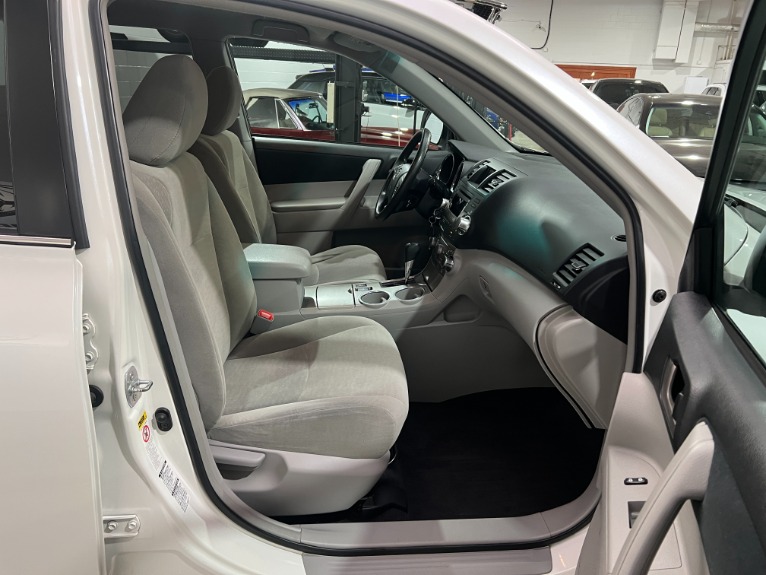Used-2011-Toyota-Highlander-AWD