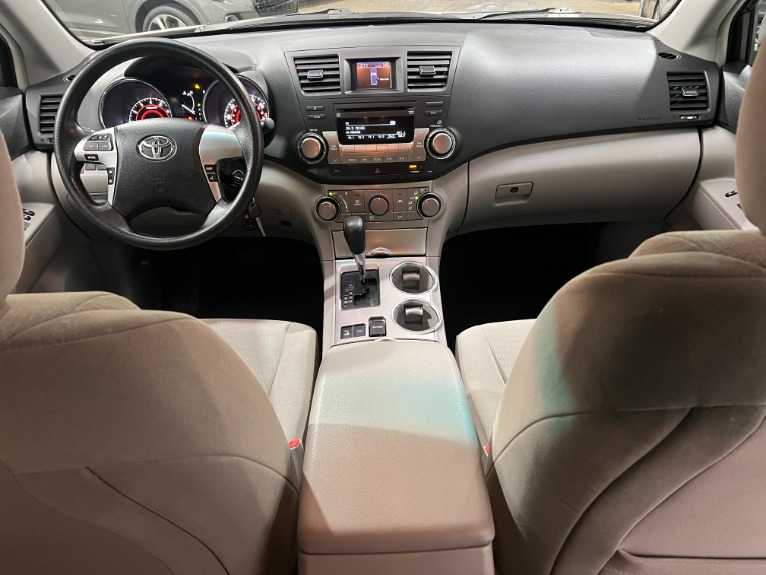 Used-2011-Toyota-Highlander-AWD