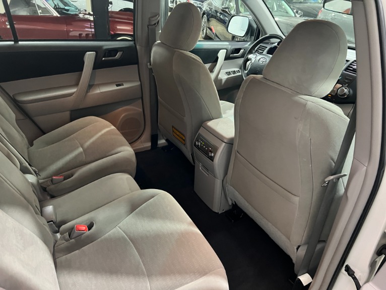 Used-2011-Toyota-Highlander-AWD