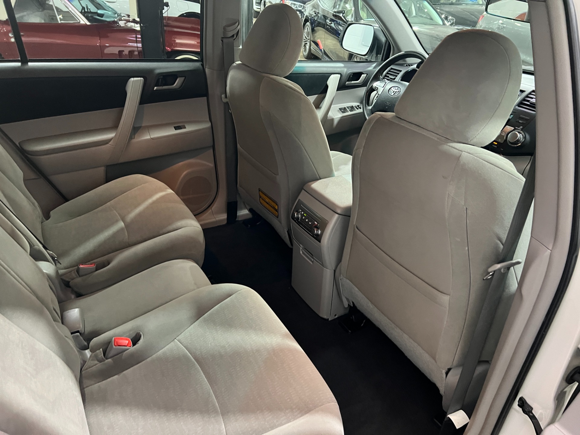 Used-2011-Toyota-Highlander-AWD
