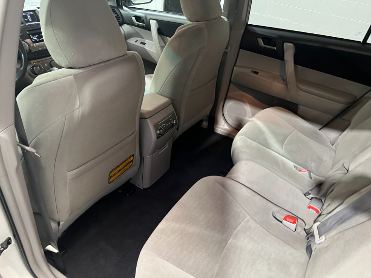 Used-2011-Toyota-Highlander-AWD