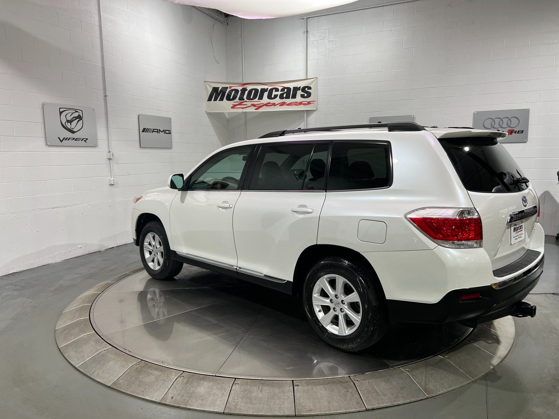 Used-2011-Toyota-Highlander-AWD