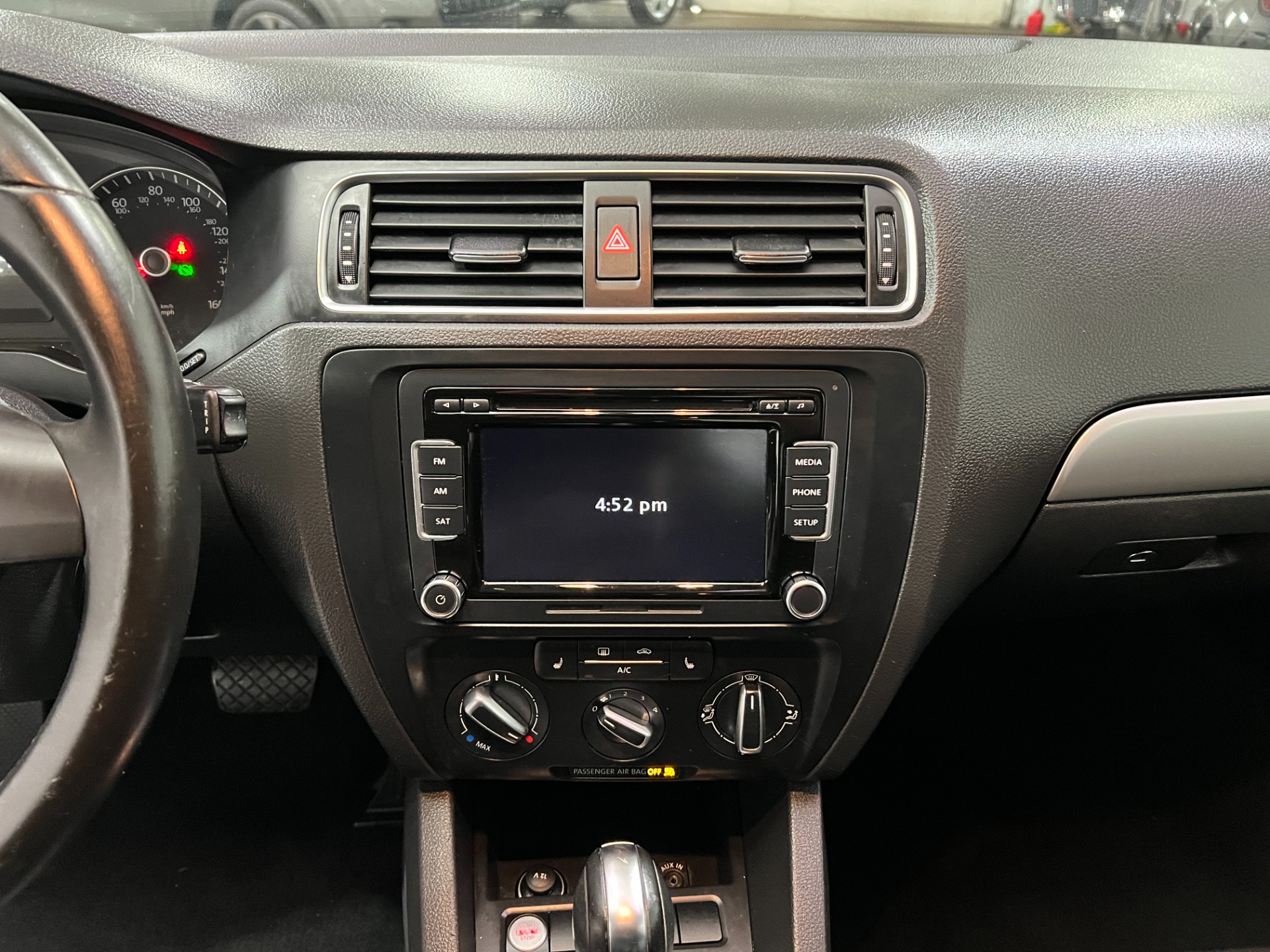 Used-2014-Volkswagen-Jetta-SE-FWD