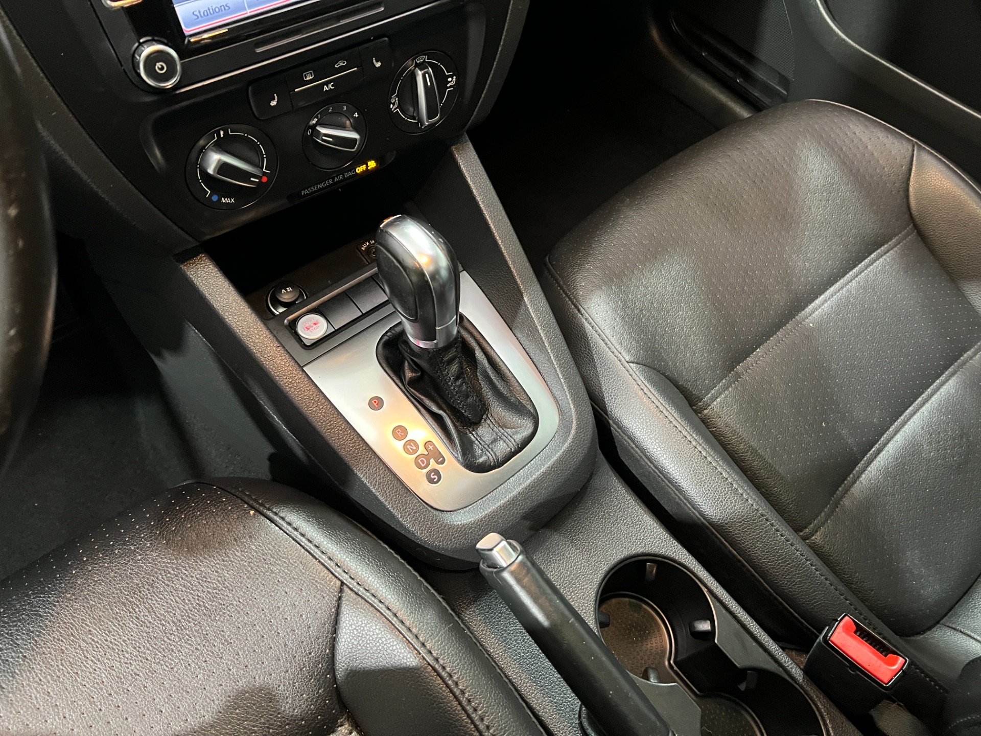 Used-2014-Volkswagen-Jetta-SE-FWD