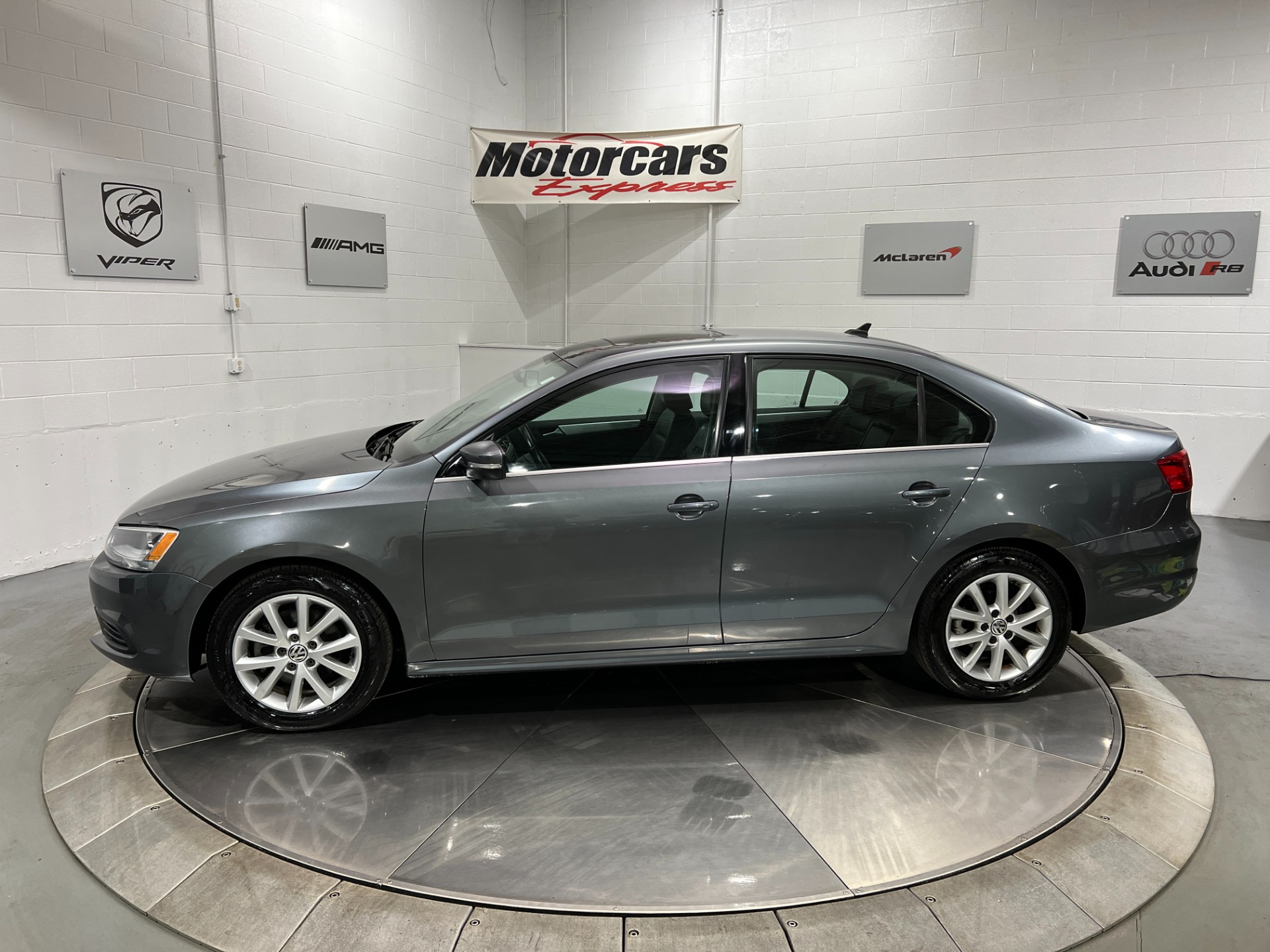 Used-2014-Volkswagen-Jetta-SE-FWD