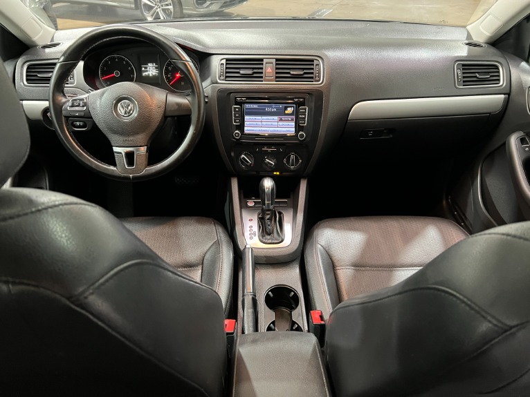 Used-2014-Volkswagen-Jetta-SE-FWD