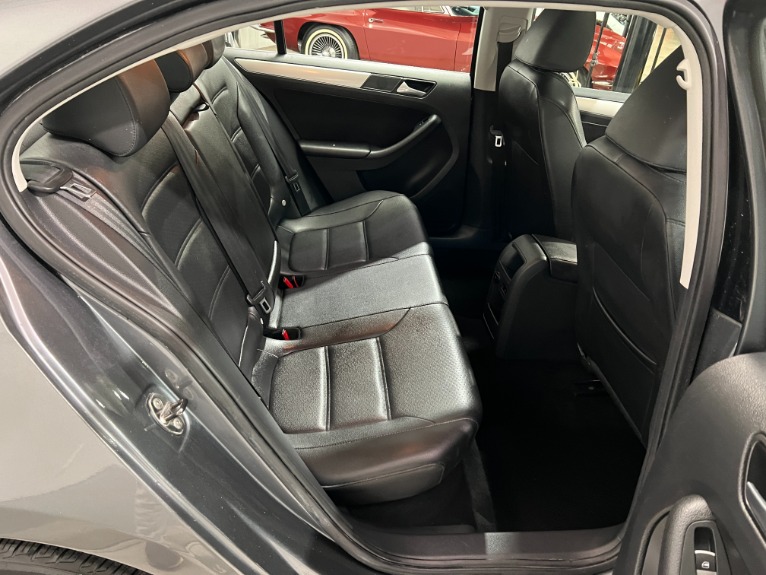 Used-2014-Volkswagen-Jetta-SE-FWD
