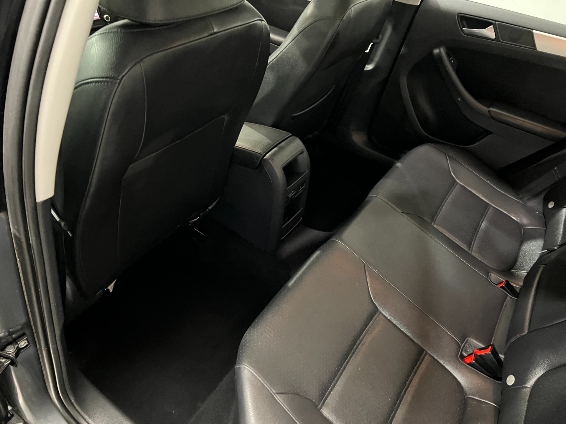 Used-2014-Volkswagen-Jetta-SE-FWD