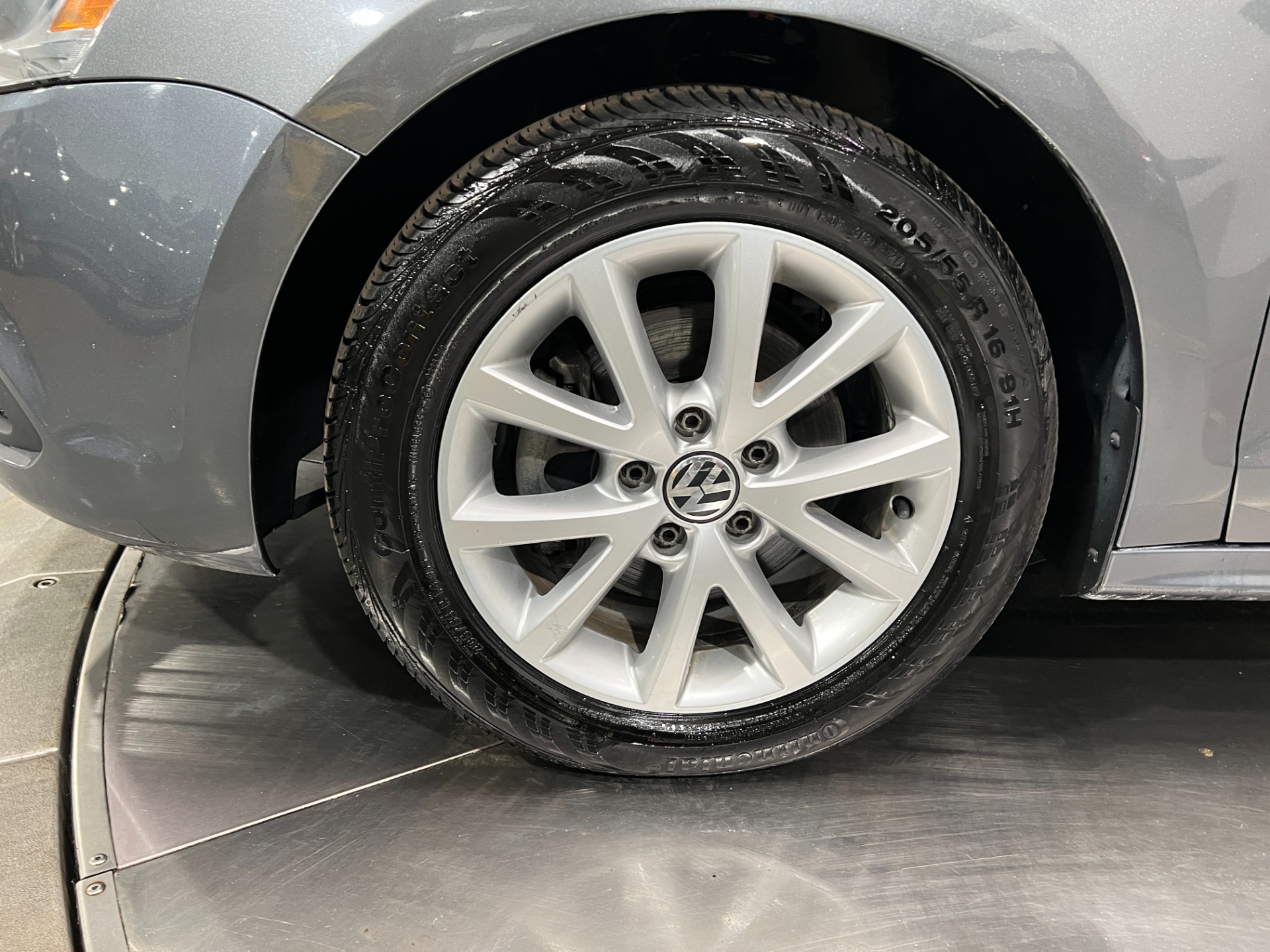 Used-2014-Volkswagen-Jetta-SE-FWD