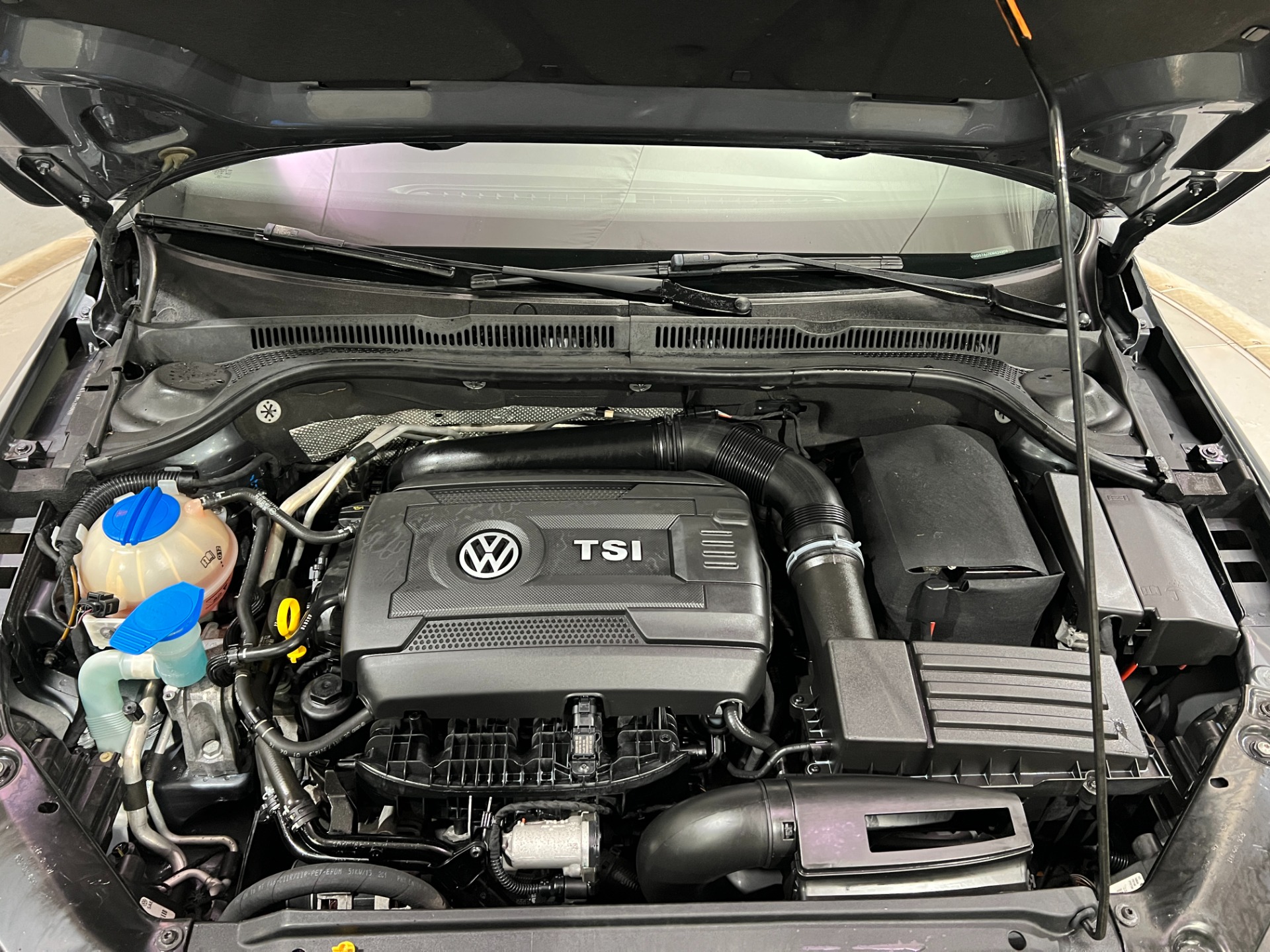 Used-2014-Volkswagen-Jetta-SE-FWD