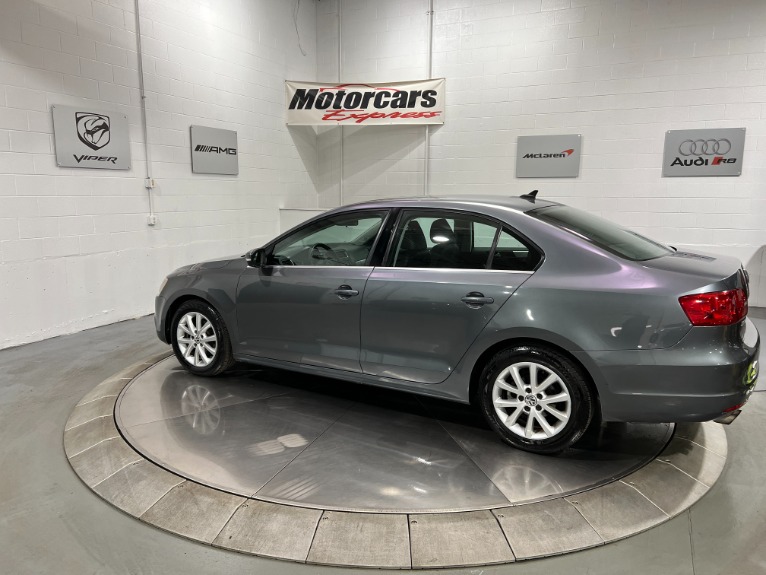 Used-2014-Volkswagen-Jetta-SE-FWD