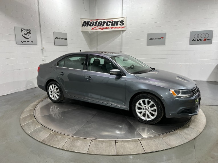 Used-2014-Volkswagen-Jetta-SE-FWD