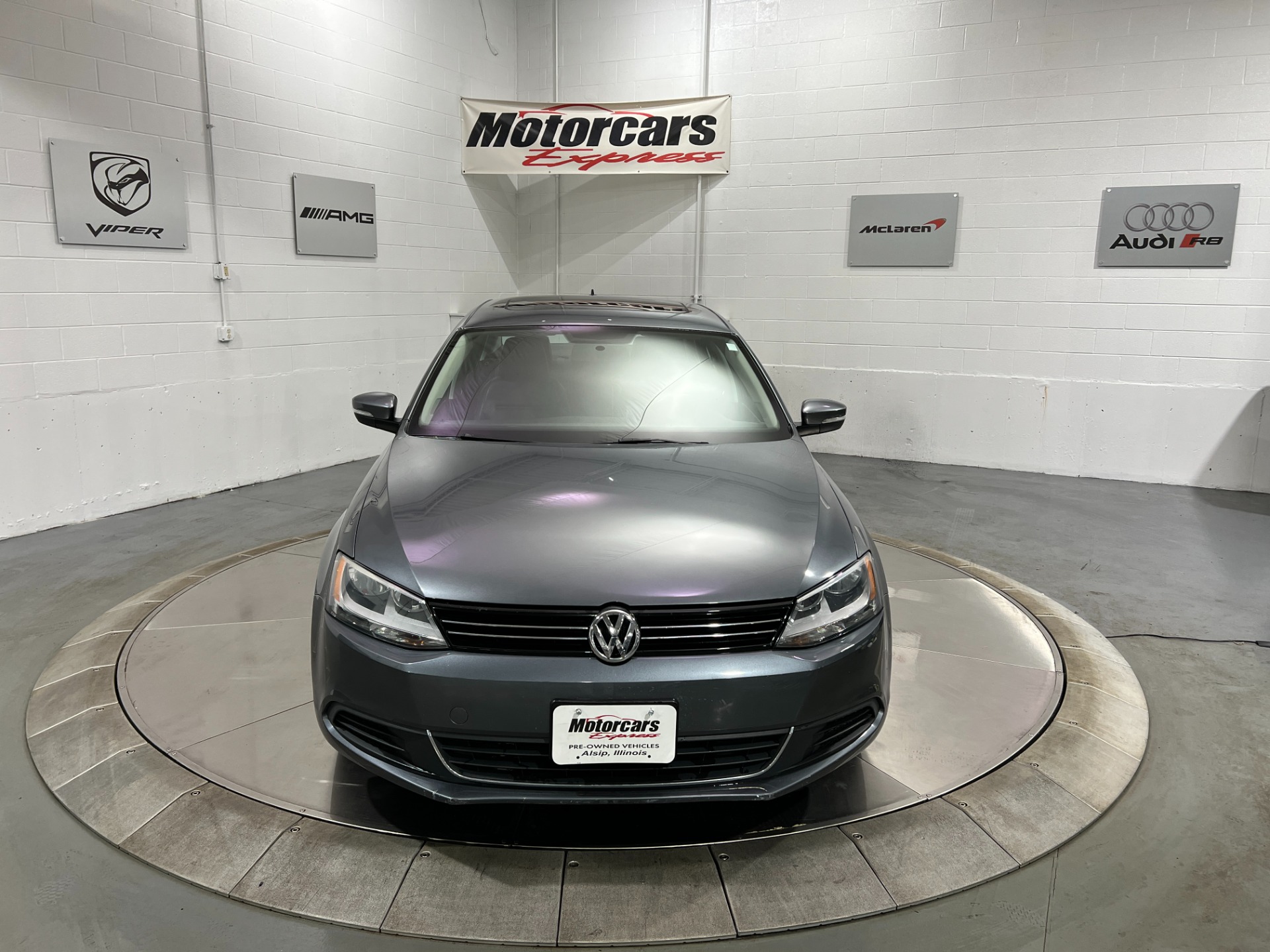 Used-2014-Volkswagen-Jetta-SE-FWD