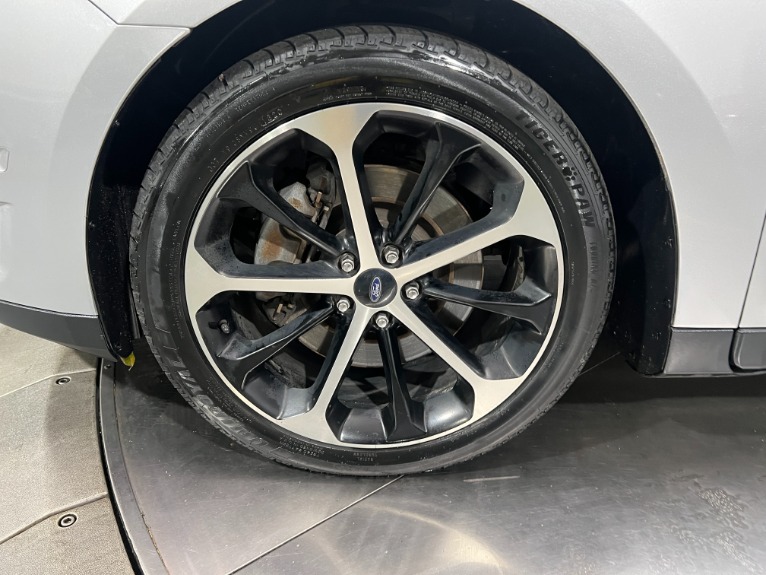 Used-2016-Ford-Taurus-SHO-AWD