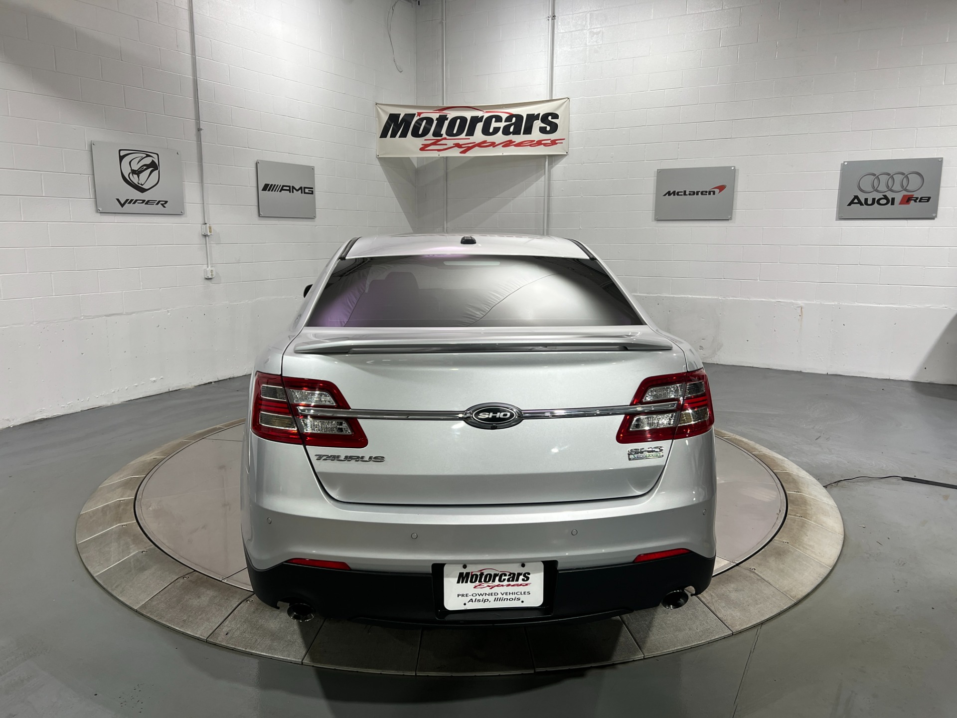 Used-2016-Ford-Taurus-SHO-AWD