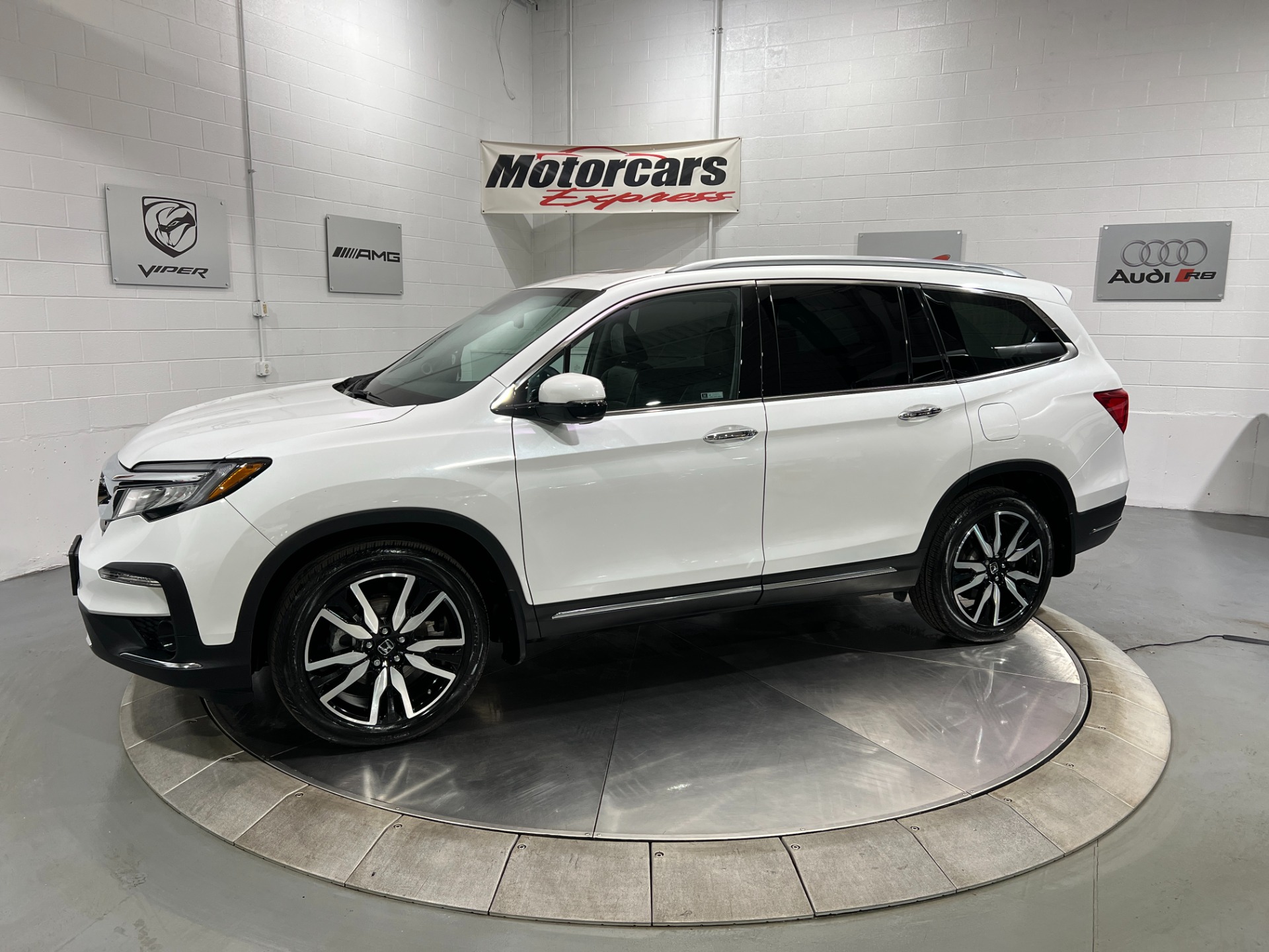 Used-2020-Honda-Pilot-Touring---8-Passenger-AWD