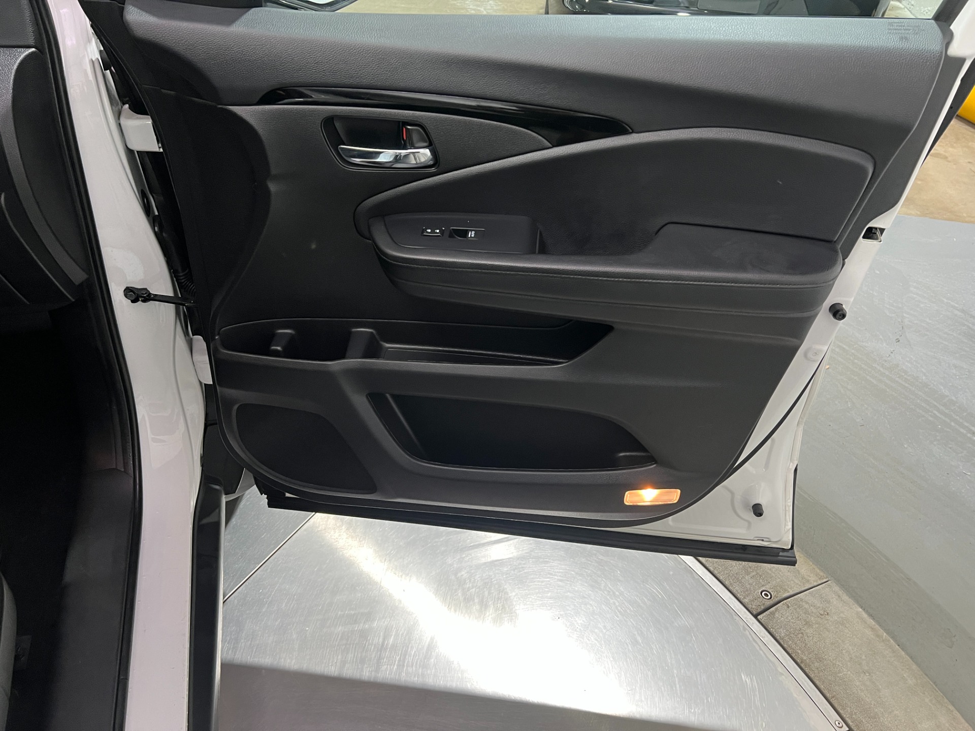 Used-2020-Honda-Pilot-Touring---8-Passenger-AWD