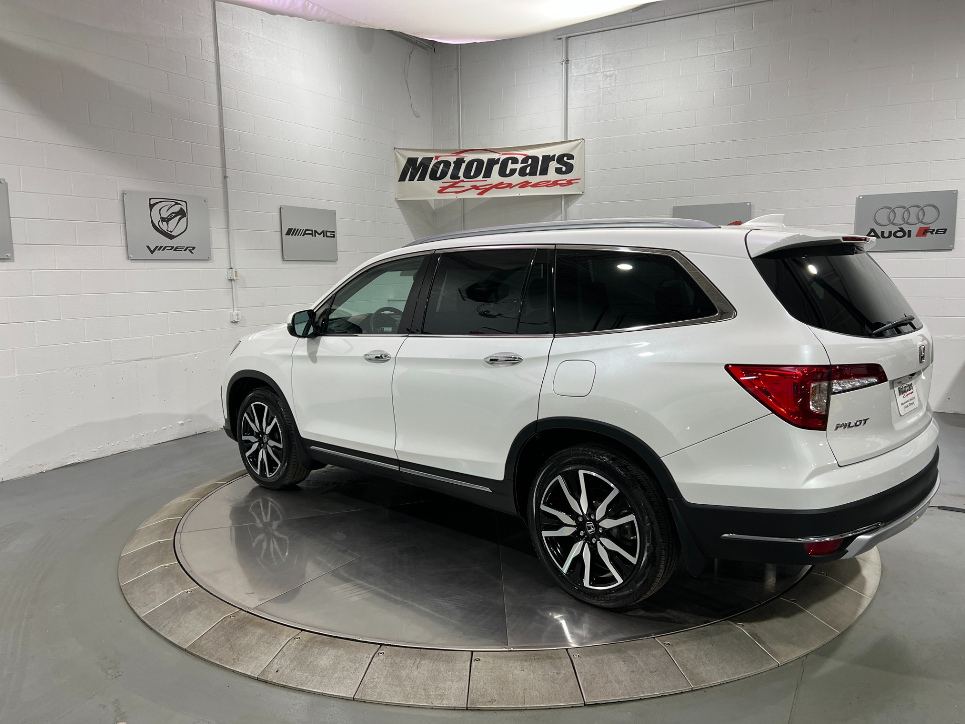 Used-2020-Honda-Pilot-Touring---8-Passenger-AWD