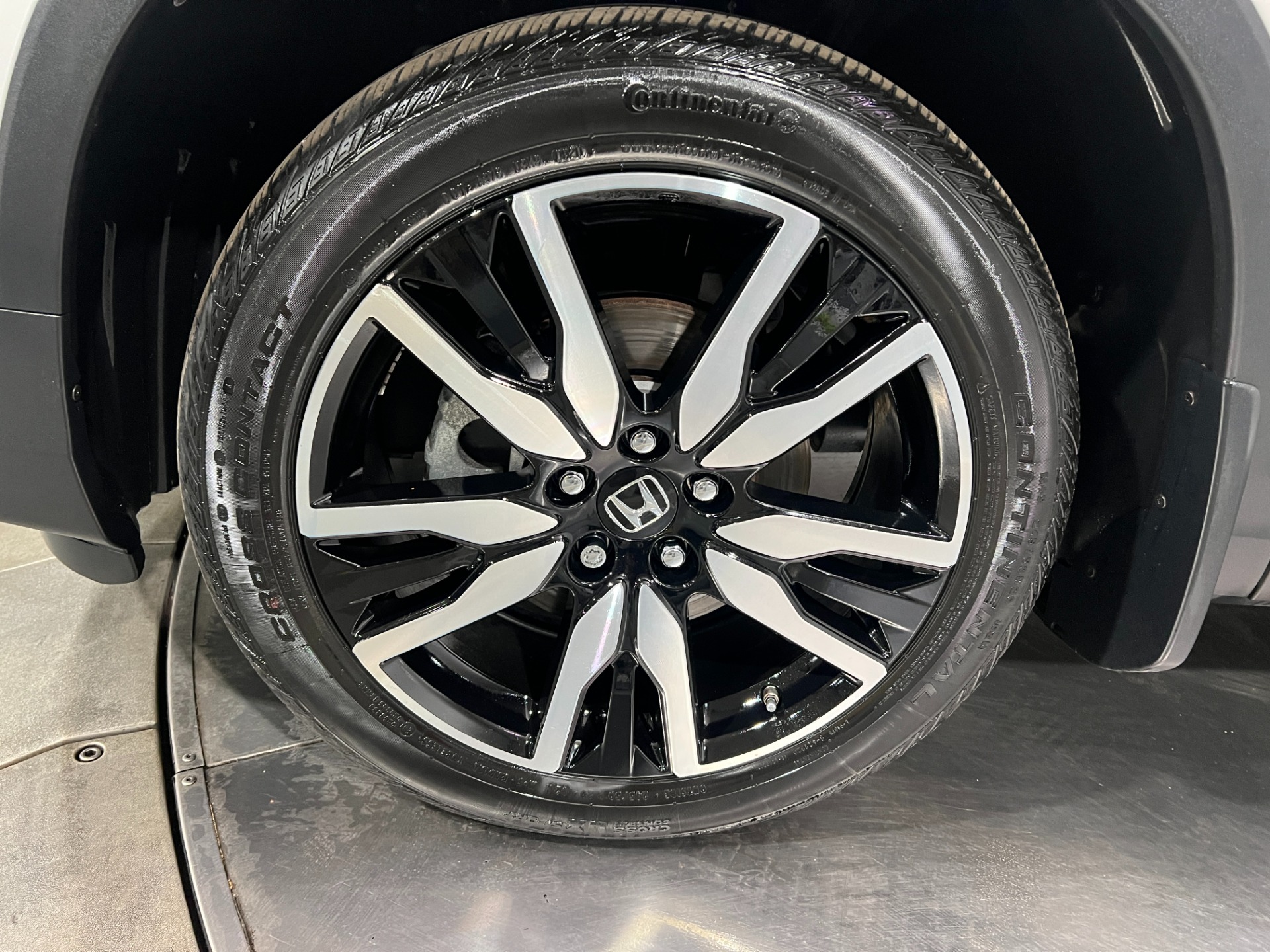 Used-2020-Honda-Pilot-Touring---8-Passenger-AWD