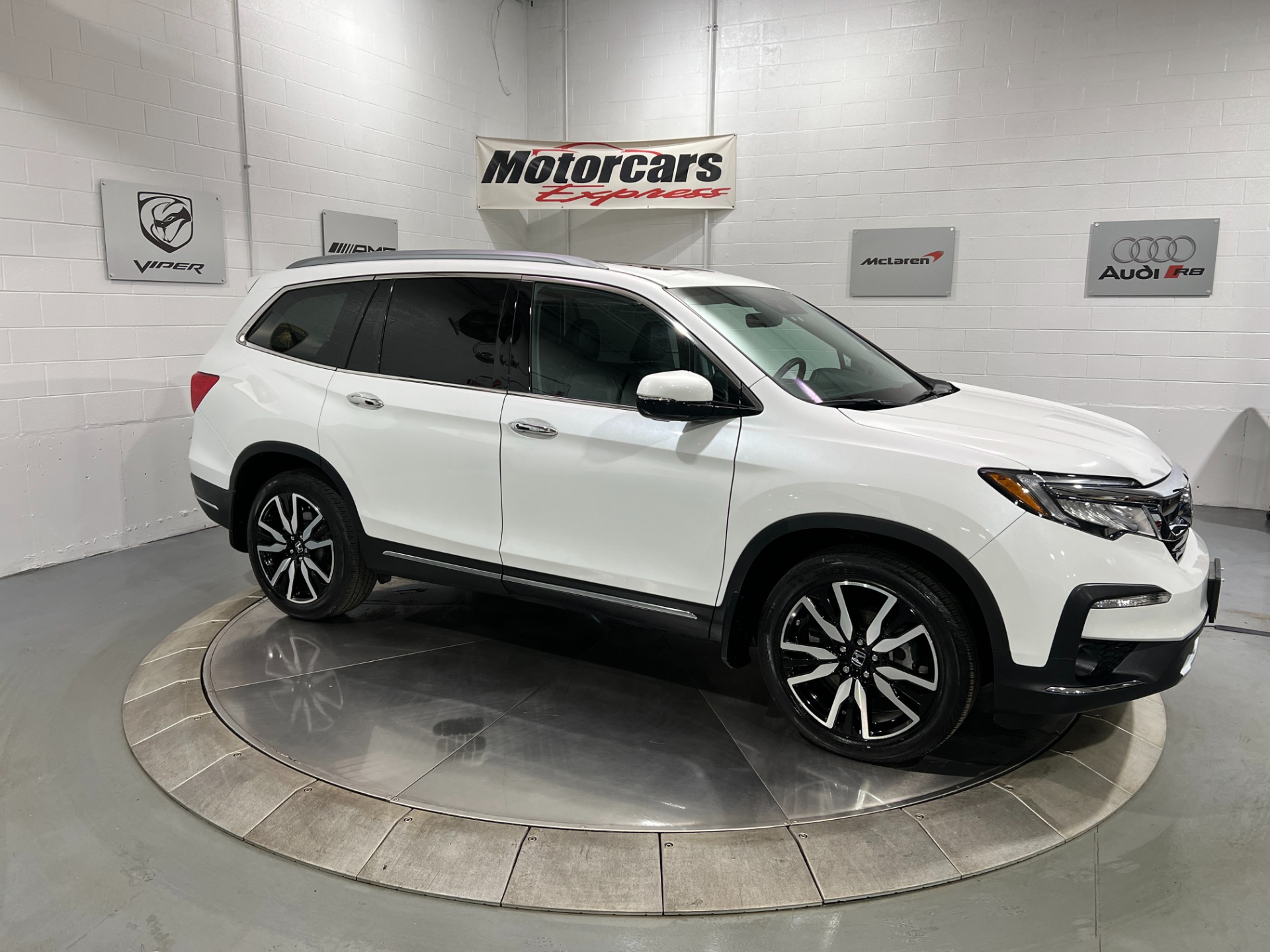 Used-2020-Honda-Pilot-Touring---8-Passenger-AWD