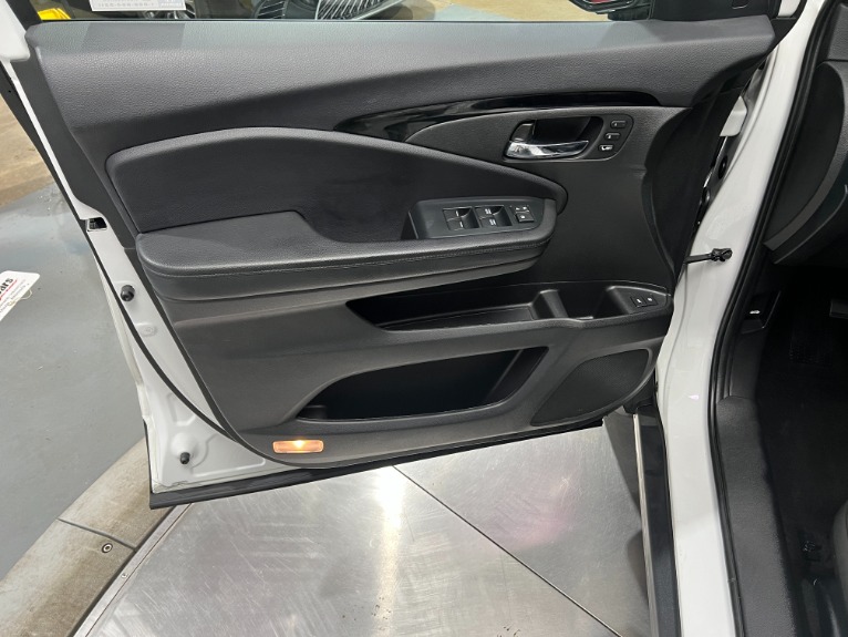 Used-2020-Honda-Pilot-Touring---8-Passenger-AWD