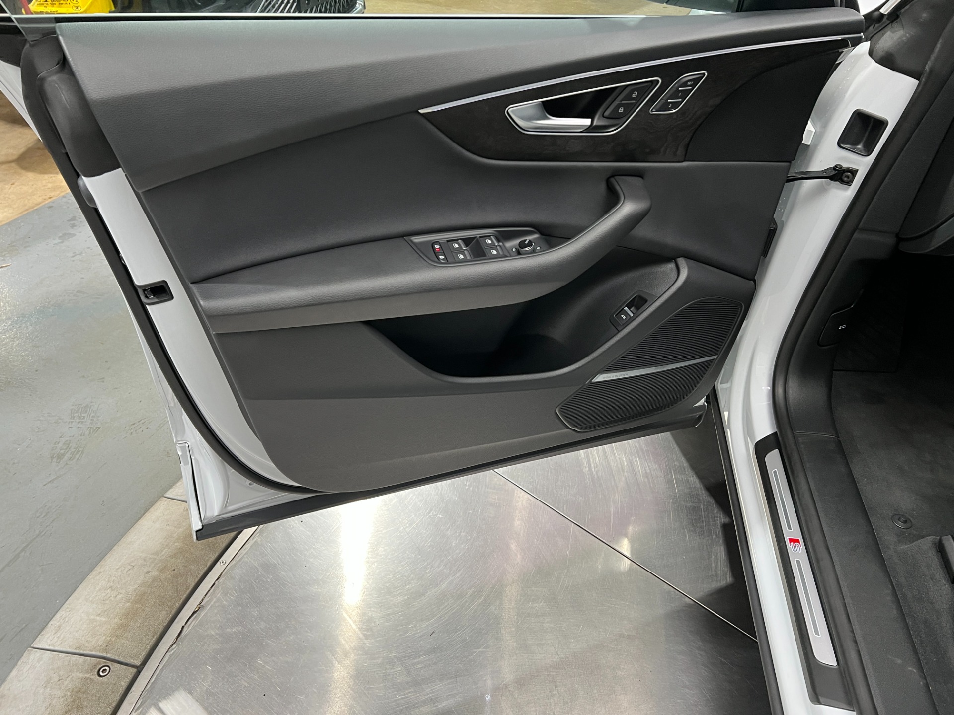 Used-2022-Audi-Q8-quattro-Premium-Plus-55-TFSI