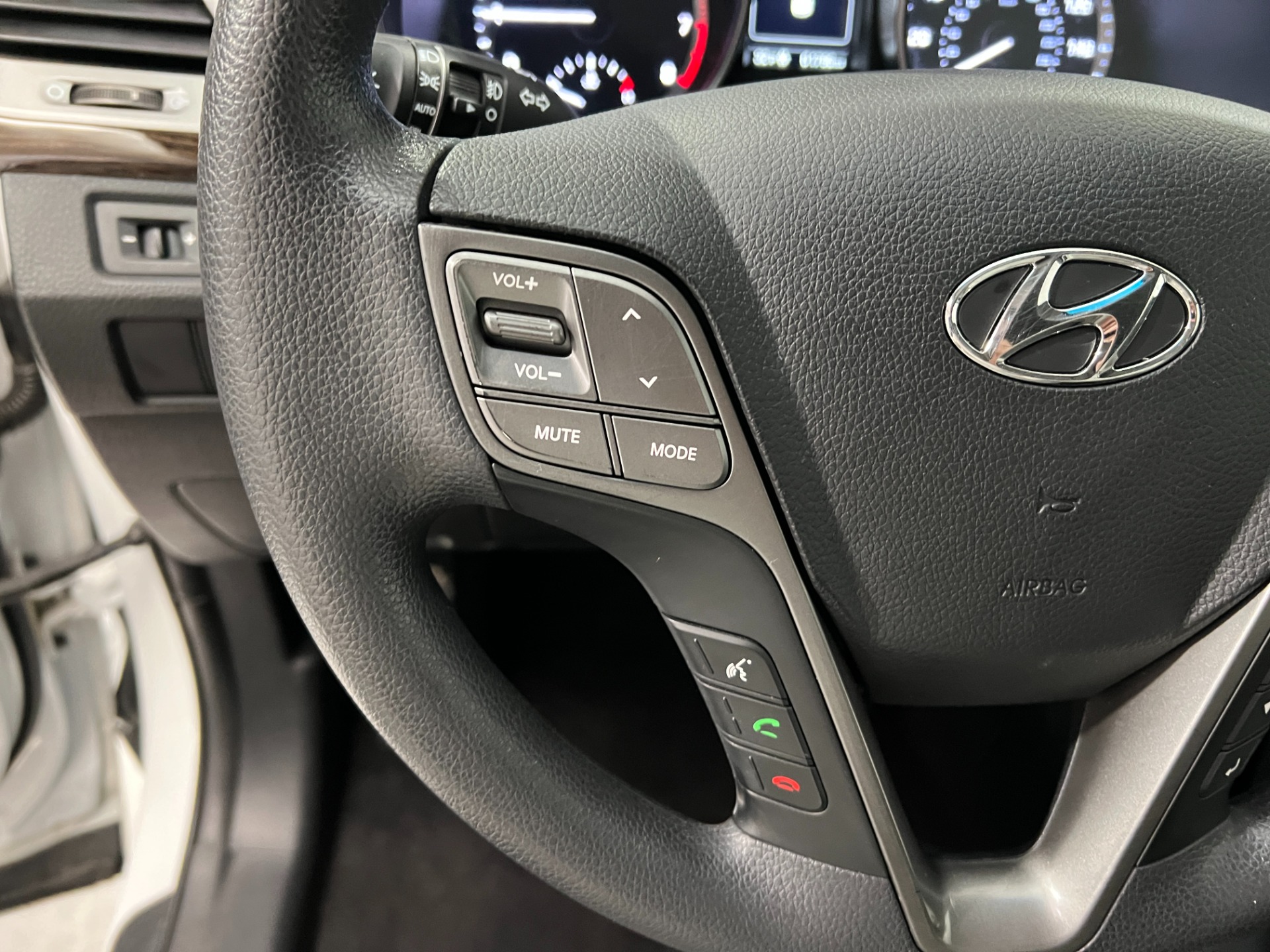 Used-2017-Hyundai-SANTA-FE-Sport-24L-AWD