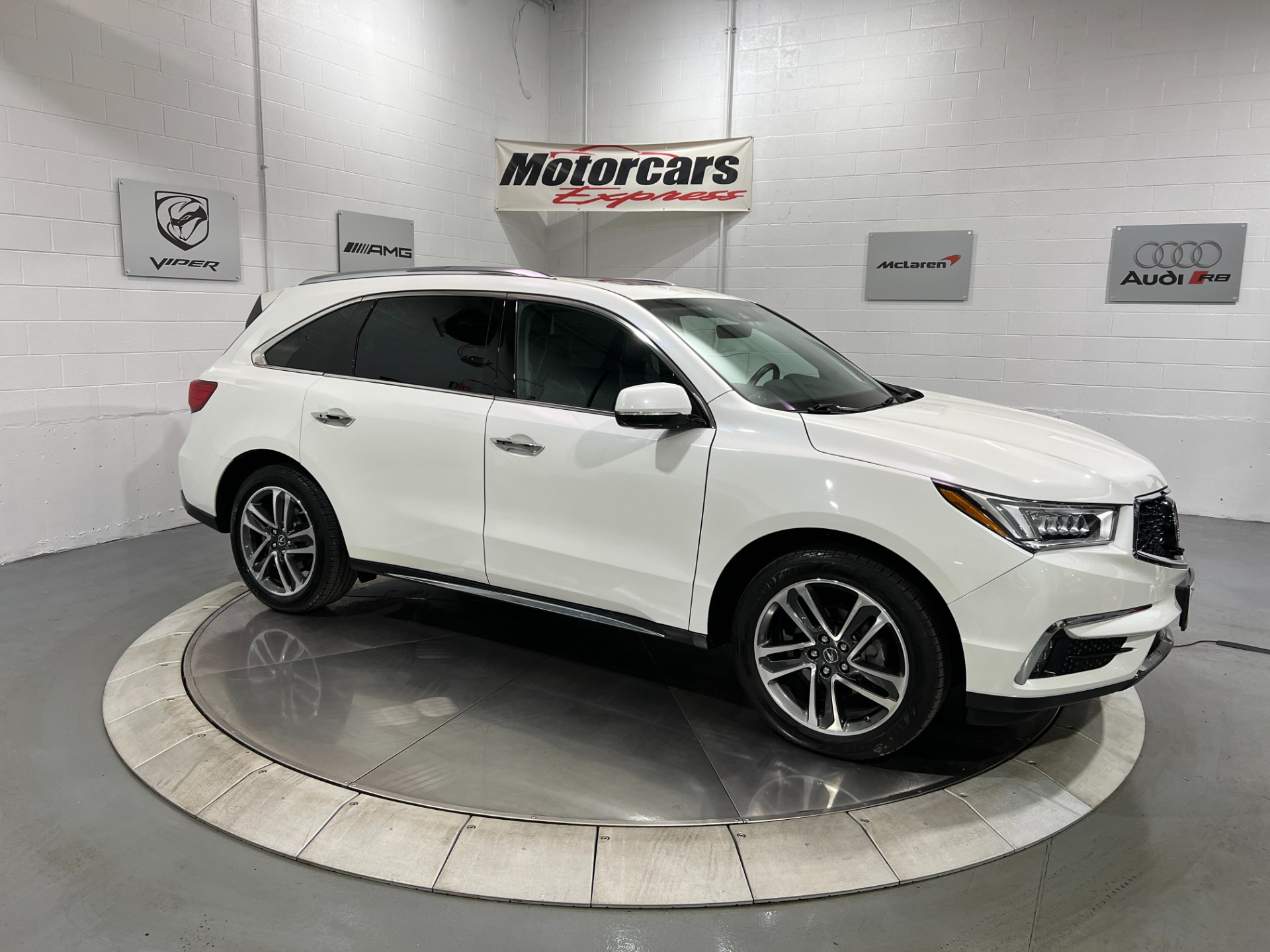 Amazon.co.jp: △最後1台！全開閉！特注品 1/18 Acura MDX 白