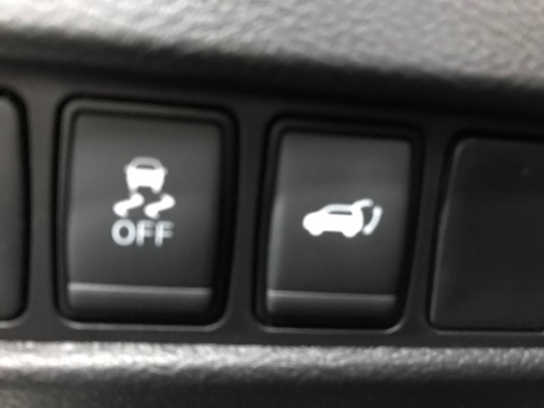 Used-2016-Nissan-Murano-SL-AWD
