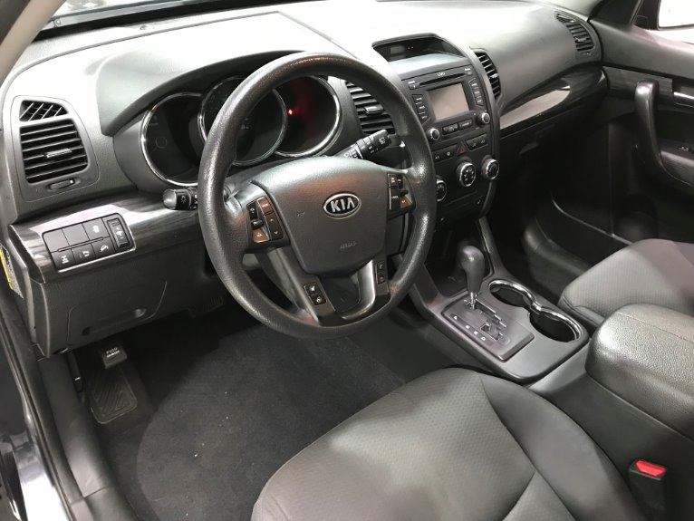 Used-2013-Kia-Sorento-LX-AWD