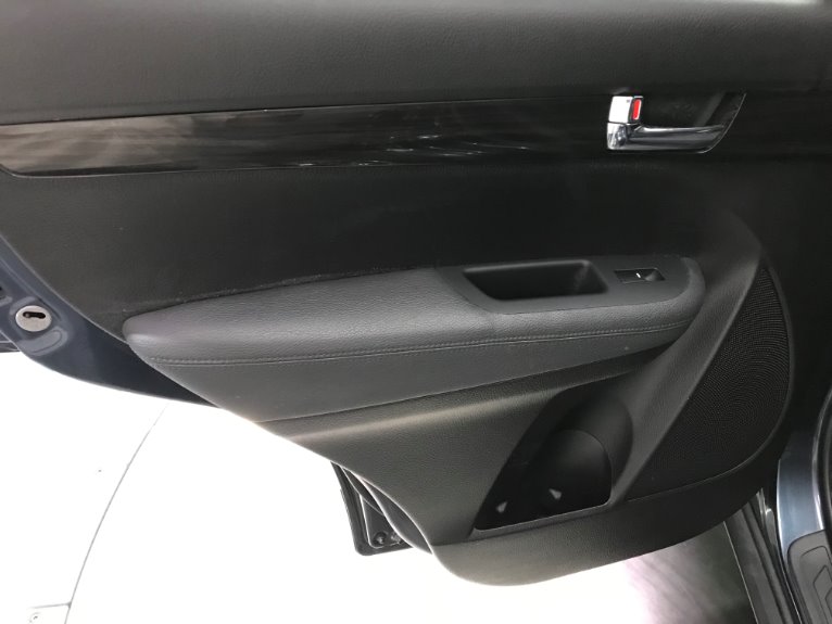 Used-2013-Kia-Sorento-LX-AWD