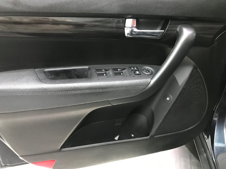 Used-2013-Kia-Sorento-LX-AWD